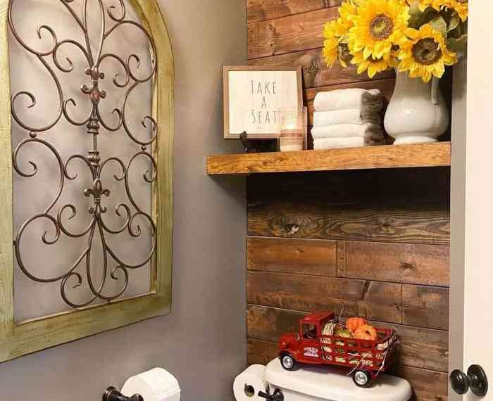 Easy fall bathroom decor