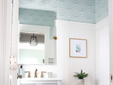 Small half bathroom decor ideas