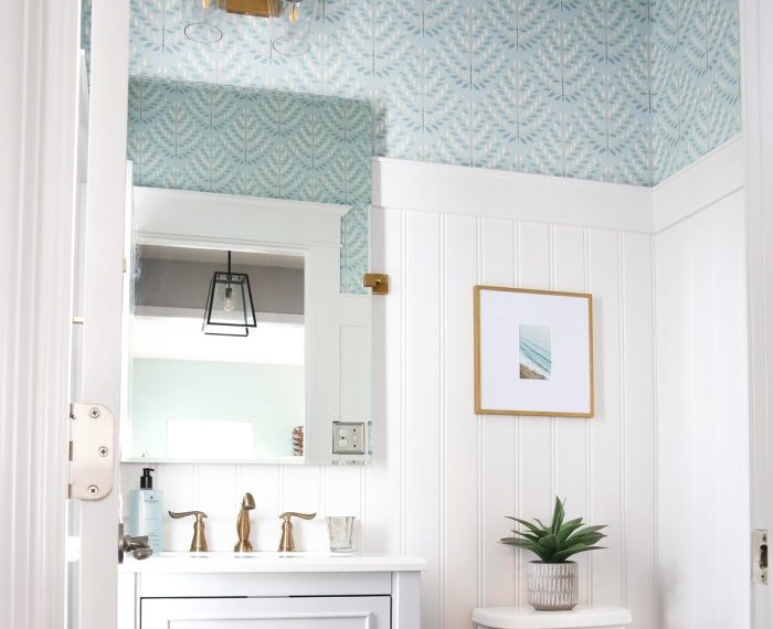 Small half bathroom decor ideas