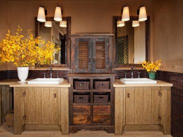 Farmhouse rustic bathroom decor