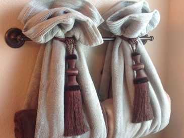 Bathroom decor with towels