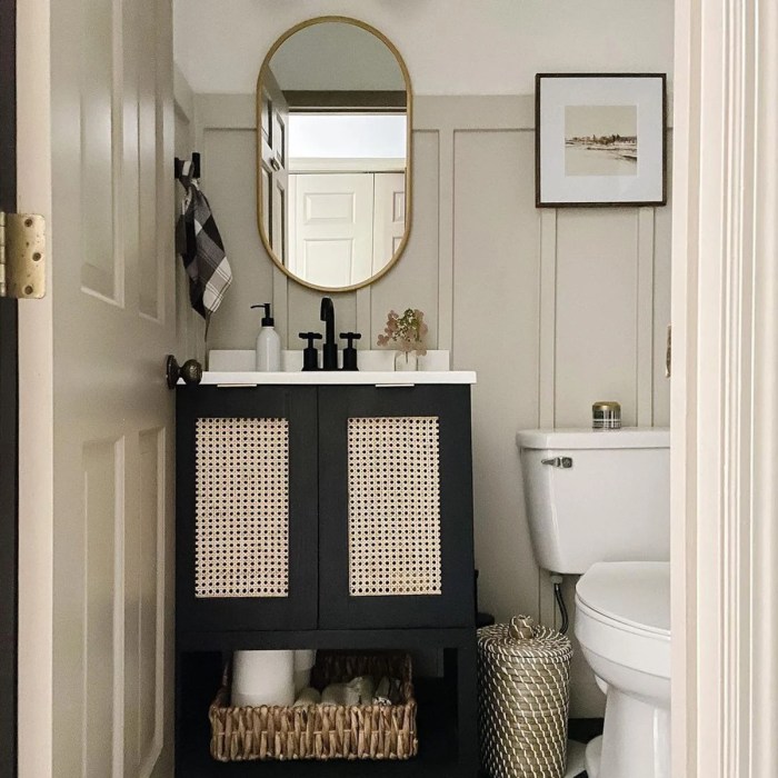 Small half bathroom decor ideas