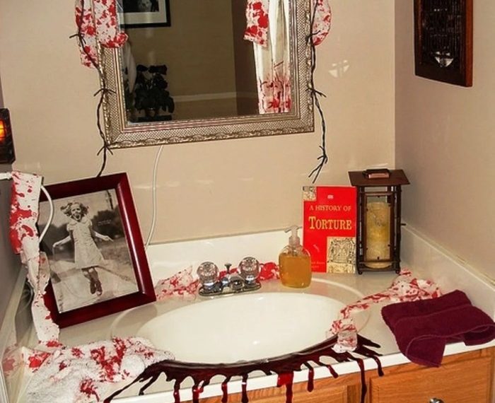 Bathroom halloween decor ideas