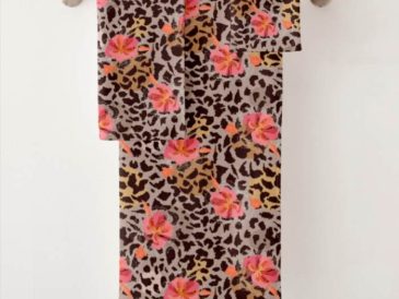 Leopard print bathroom decor