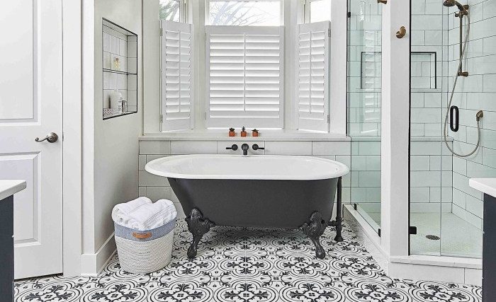 Black white grey bathroom decor