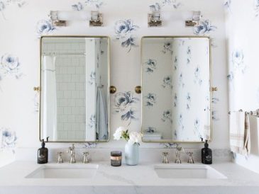 Navy blue bathroom decor